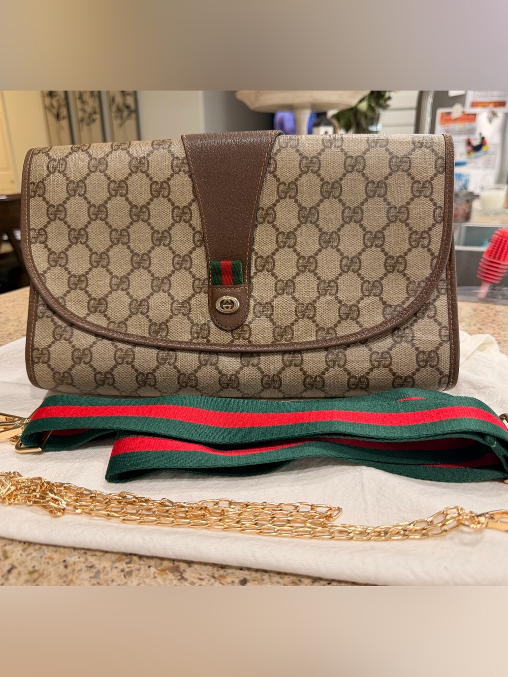 🔥🔥 LARGE VINTAGE GUCCI SHERRY
LINE LEATHER GG CLUTCH /
CROSSBODY (GUC)
COA 🔥🔥